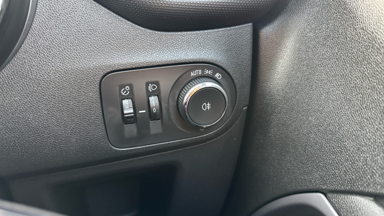 Vauxhall Crossland 1.2 Turbo [130] Design 5dr Auto Petrol Hatchback